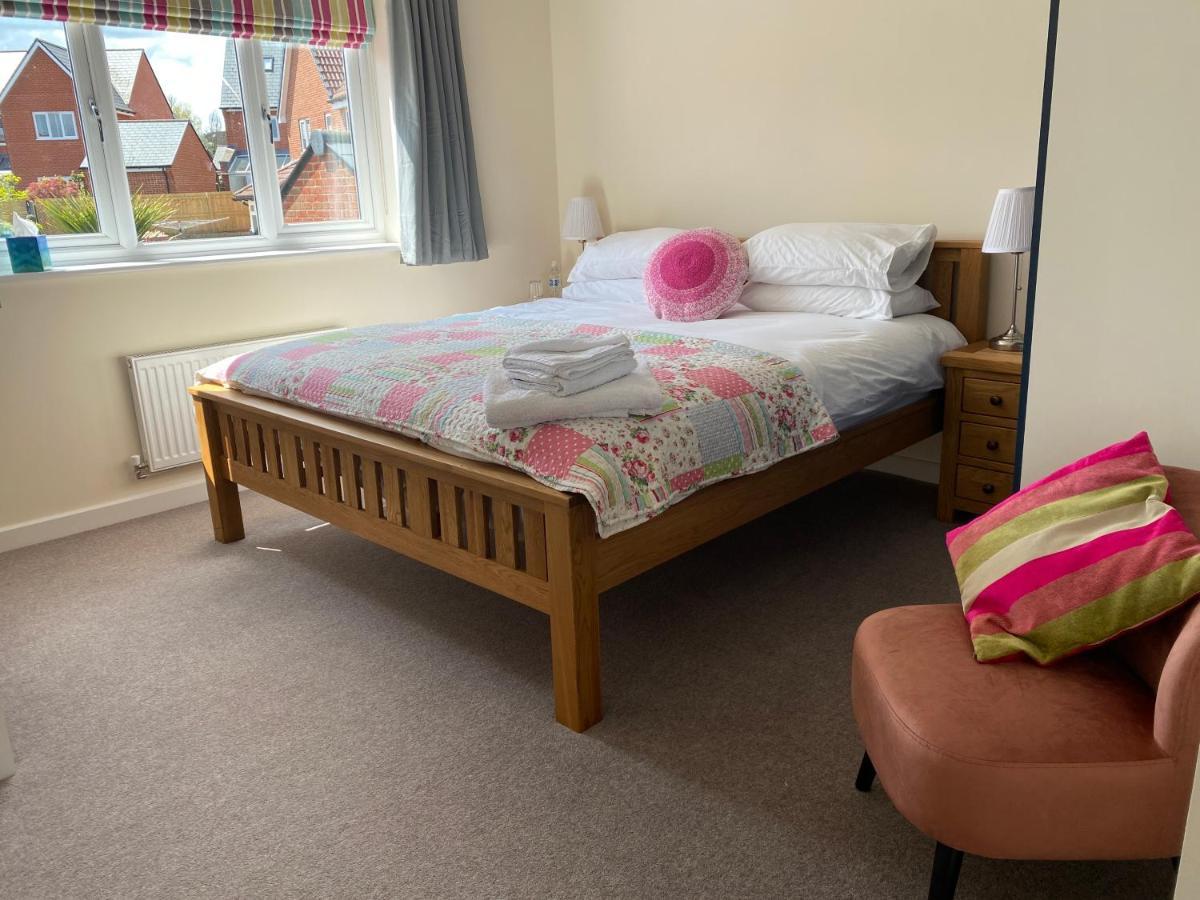 Wellington View One En Suite Shower And Super King Bed Exterior foto